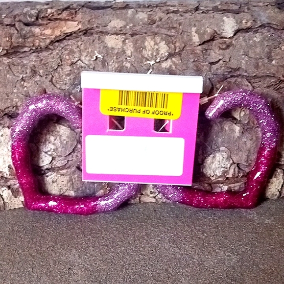 New! BETSEY JOHNSON Large Pink Mauve Ombre Heart Hoop Earrings. - Picture 7 of 7